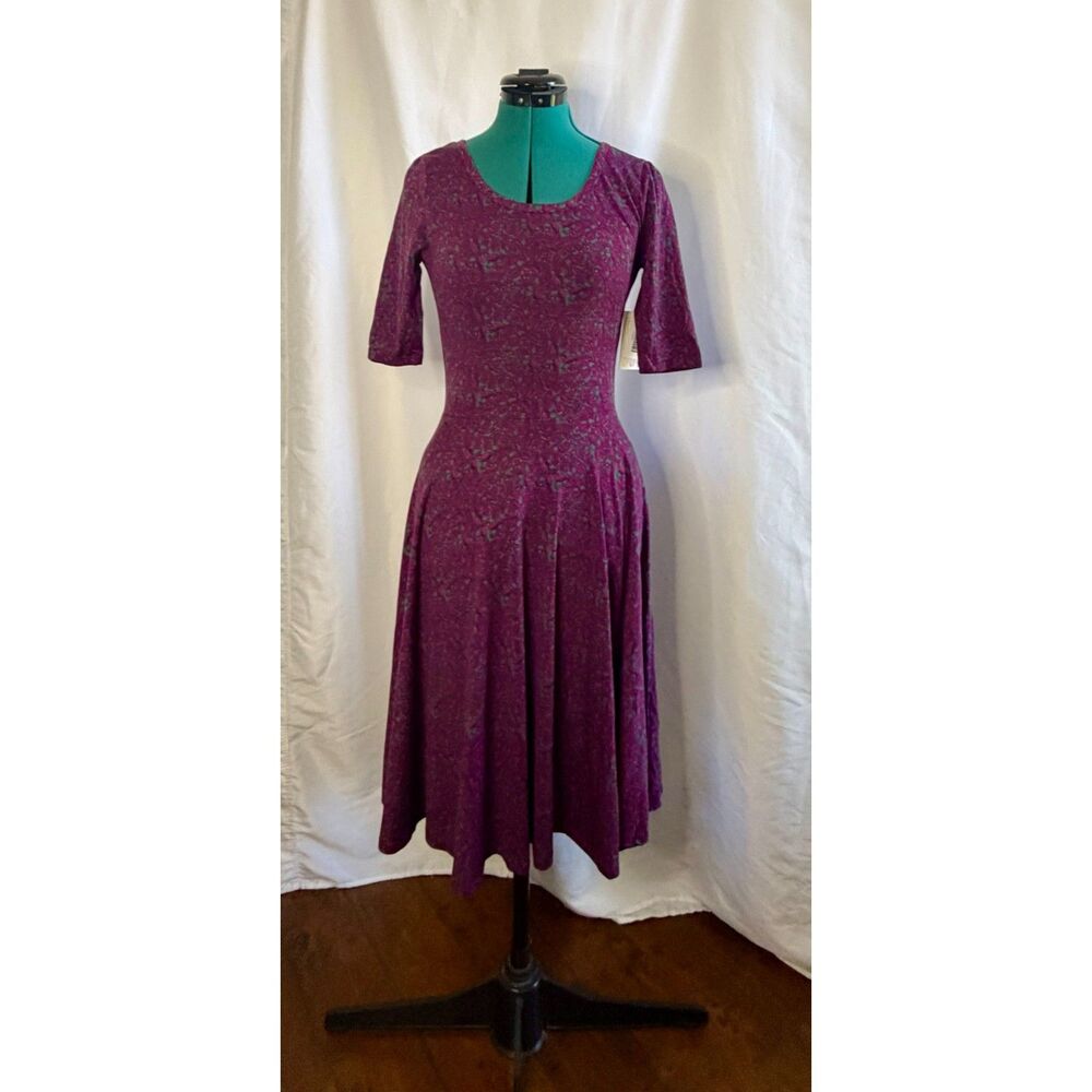 NWT LuLaRoe Nicole dress. Size small